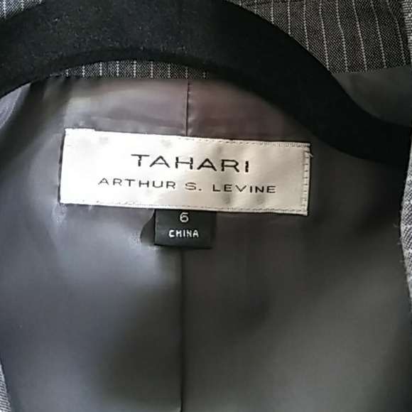 Tahari by ASL Pinstripe Jacket Pants Set Size 6. - Picture 3 of 8